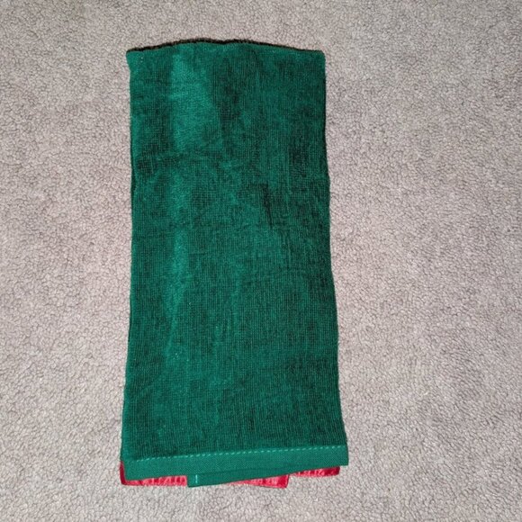 NEW Vintage Embroidered Christmas Holly Berry Leaves Deer Baby Doe Hand Towel - Picture 2 of 3